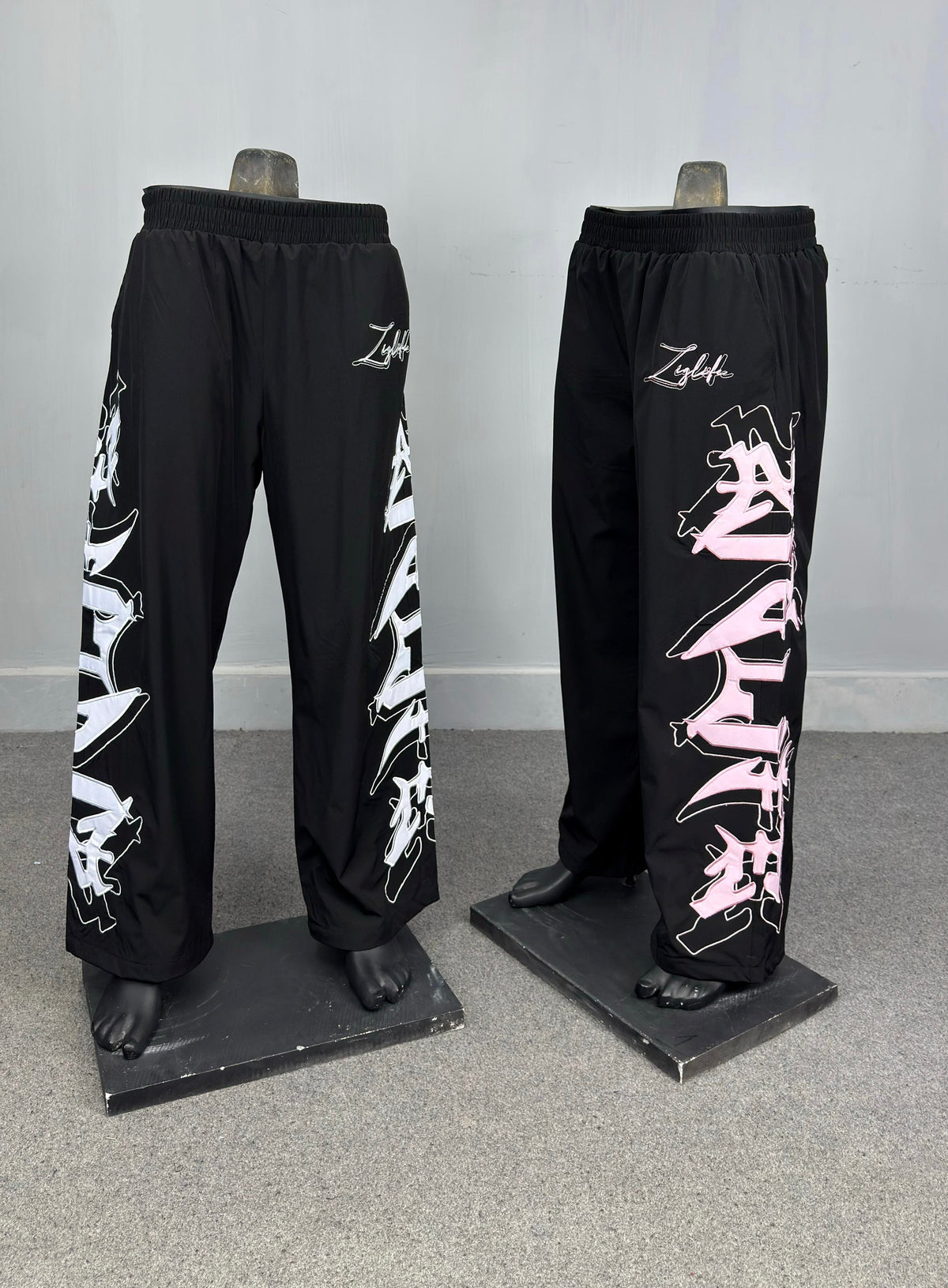 TRACKPANTS