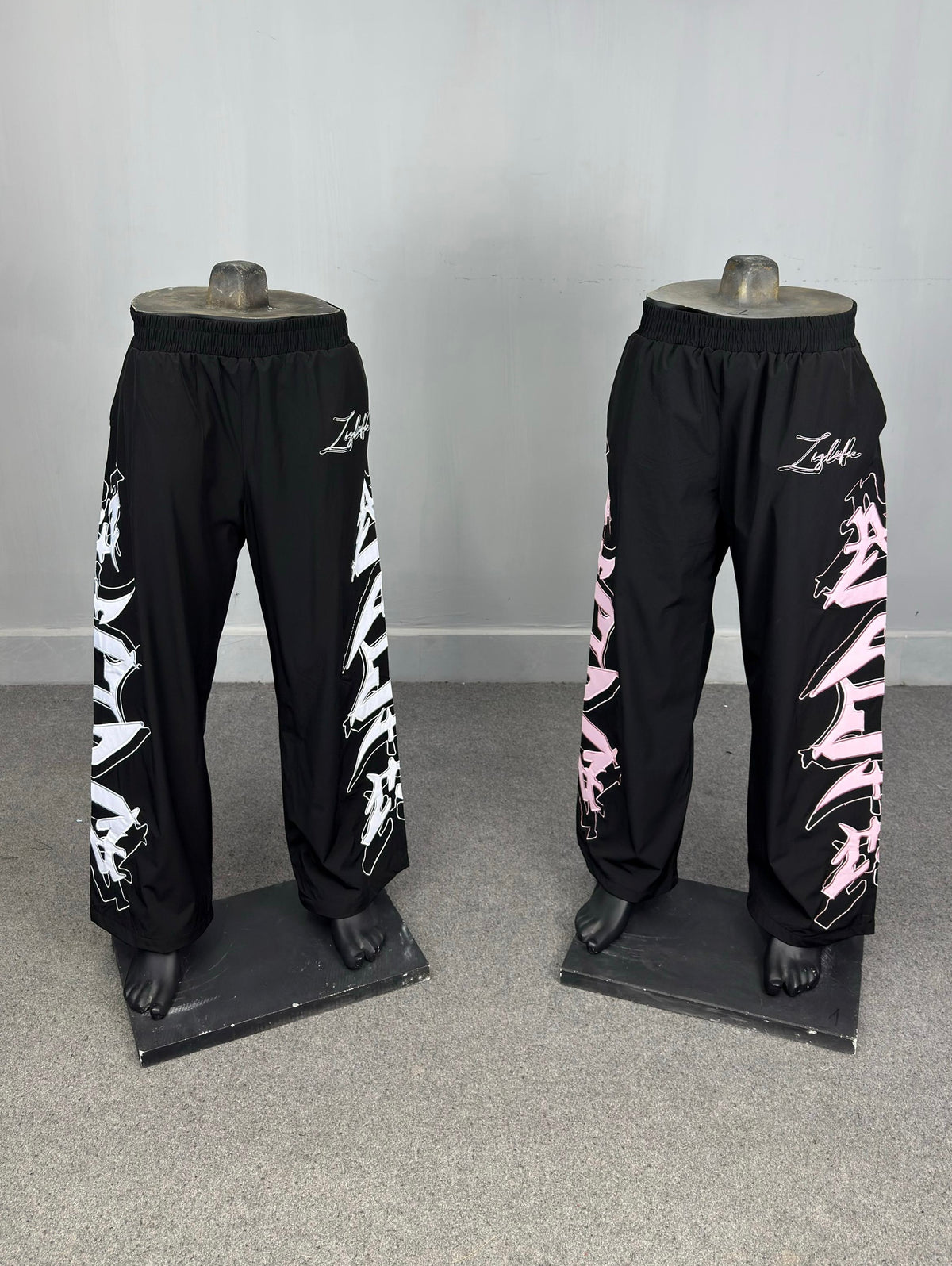 TRACKPANTS